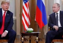 بوتين وترامب يستخدمان لغة الجسد أثناء اجتماعهم