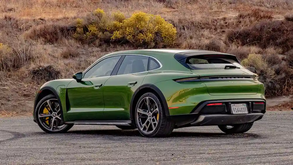 سيارة كهربائية Porsche Taycan 4 Cross Turismo