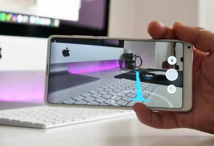 تطبيق Google Measure على هاتف بنظام iOS