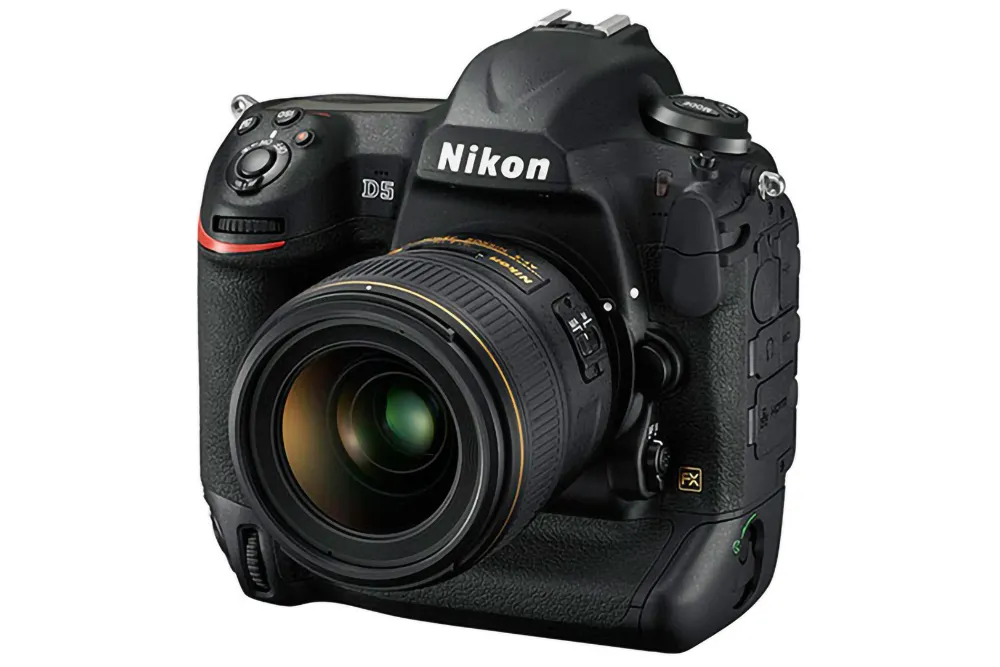 كاميرا نيكون Nikon D5 لون أسود