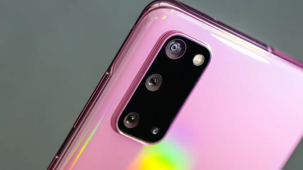كاميرا هاتف Samsung Galaxy S20 الخلفية