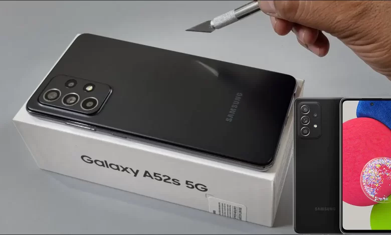 هاتف Samsung Galaxy A52s 5G مع علبته