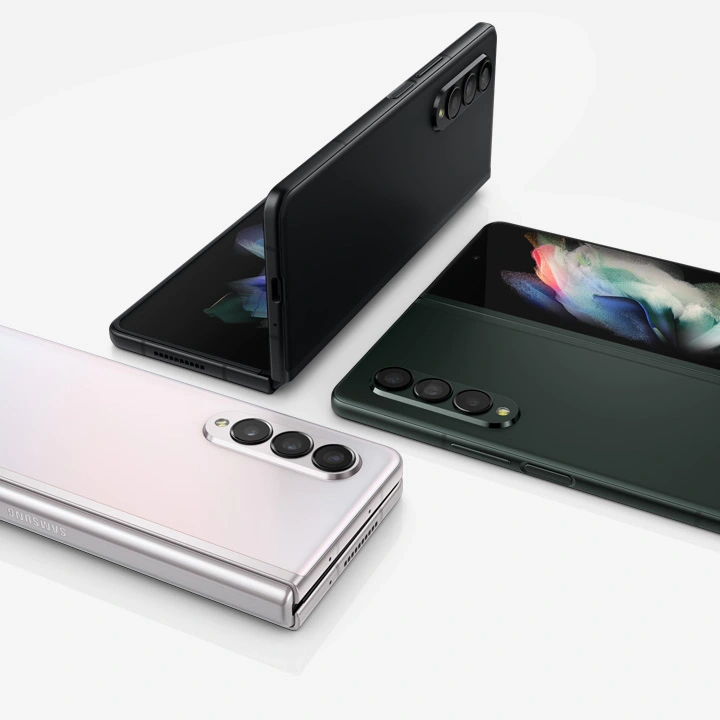 Samsung Galaxy Z Fold 3 GREEN AND SILVER