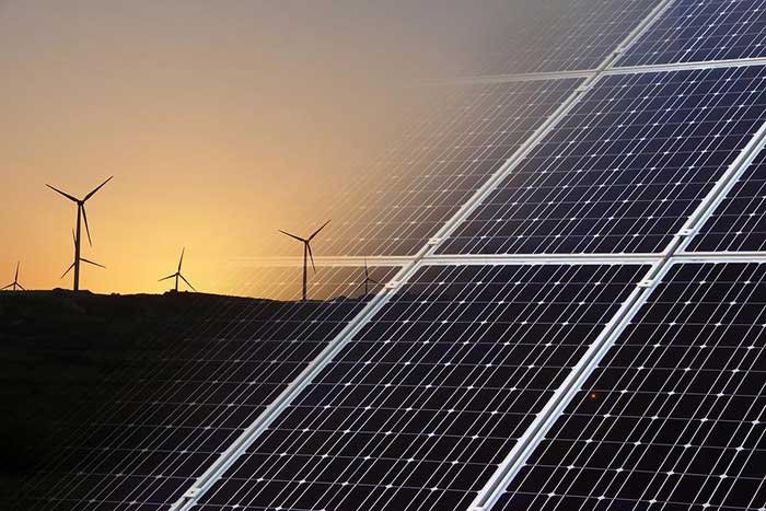 الطاقة الشمسية وطاقة الرياح أحد مصادر الطاقة المتجددة