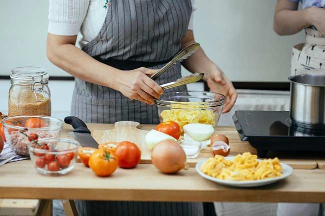إعداد الوجبات السريعة وتحضيرها من أفضل أفكار مشاريع ناجحة للنساء