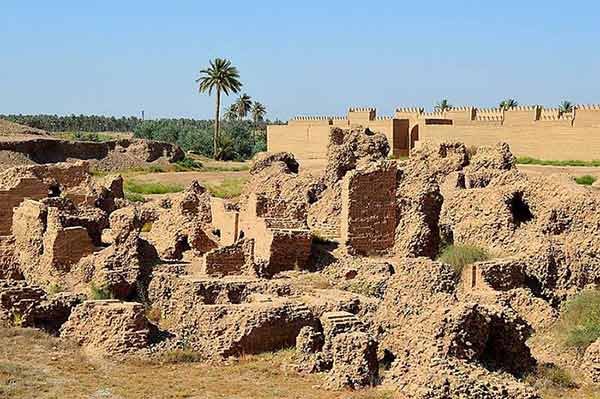 من هم البابليون؟ أطلال مدينة بابل القديمة