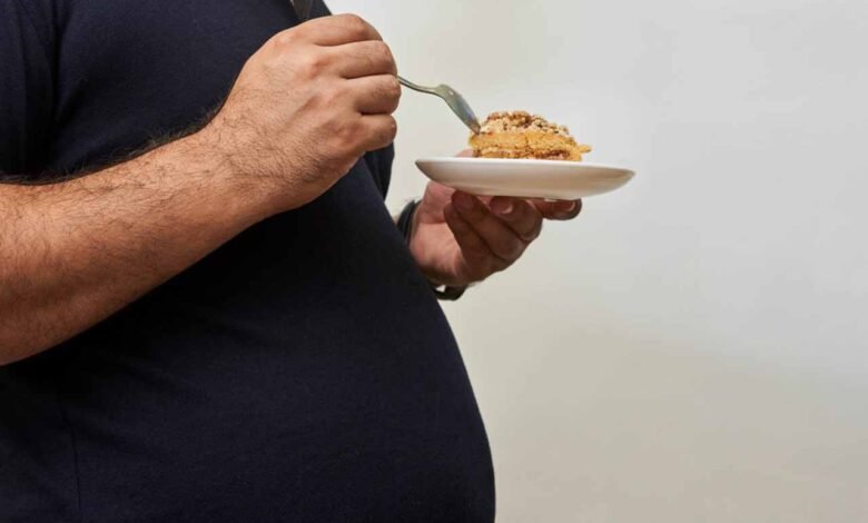 عادات خاطئة تسبب الدهون وانتفاخ الكرش